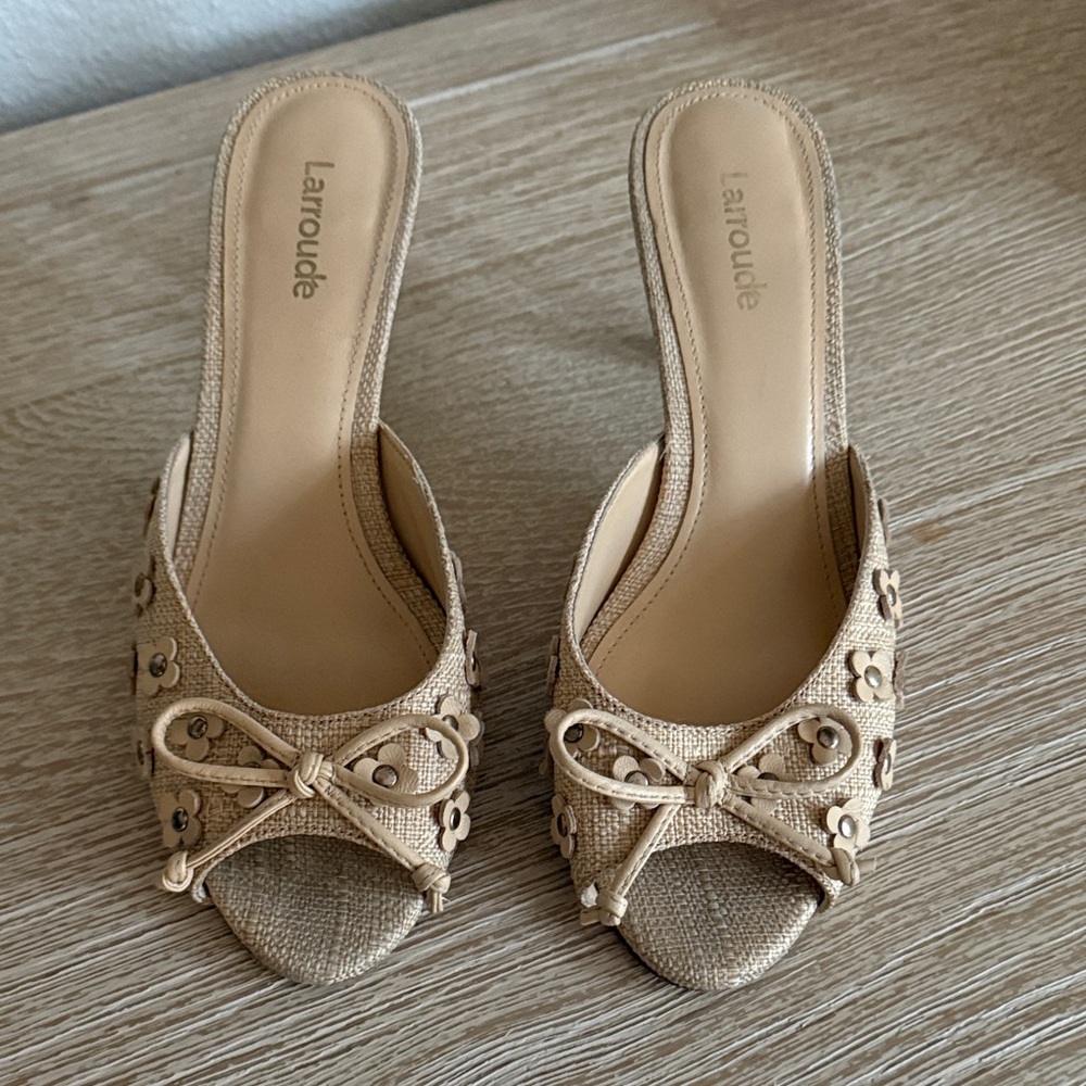 Larroude Beige Kitten Mules with Bow Detail 6.5